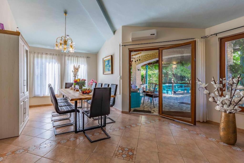 Istriensonne 0179 - Villa Romantika Mit Pool Лижнян Экстерьер фото
